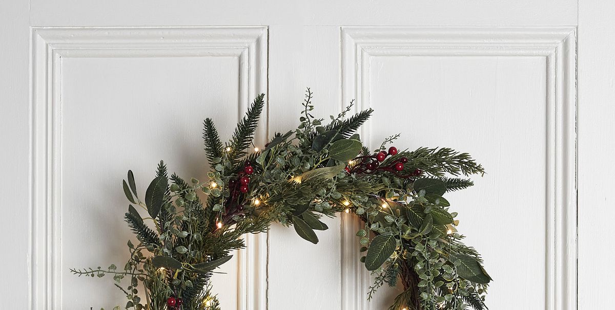 Front Door Wreaths for Year Round - Over 20 Options You Will Love! 