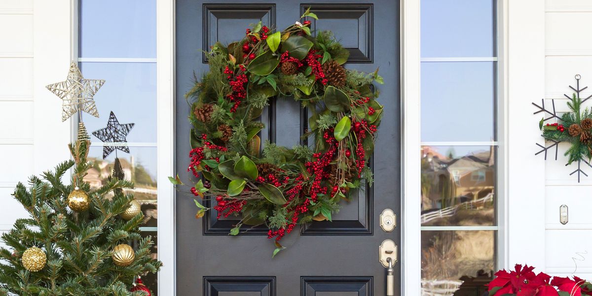 20 Best Outdoor Christmas Wreaths for 2022 - Beautiful Holiday Wreaths