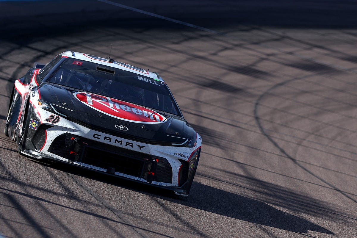 NASCAR Phoenix Results, Notes: Bell Wins to Make it 4-for-4