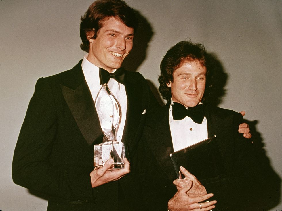 Christopher Reeve and Robin Williams pose backstage at the People's Choice Awards