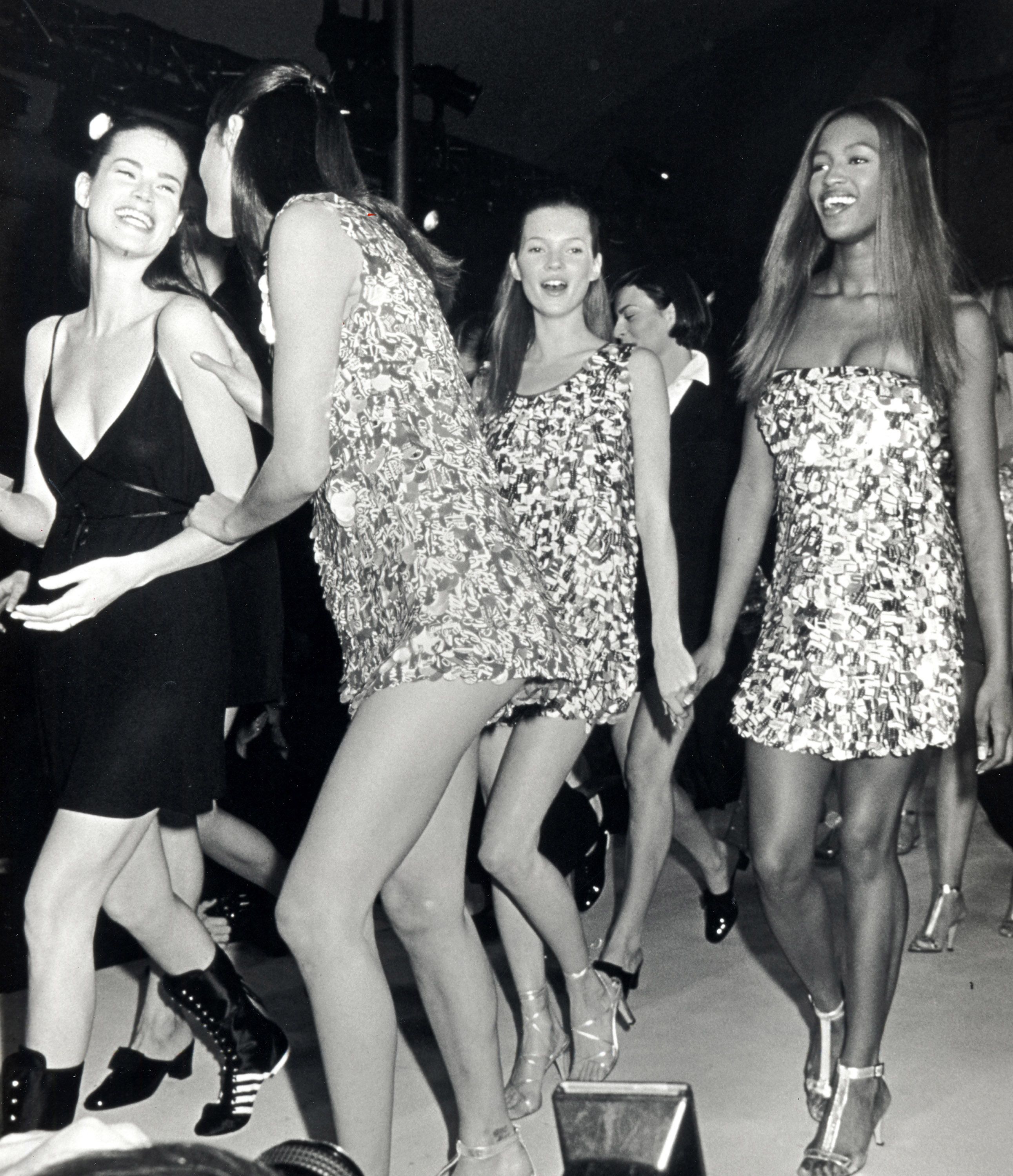 18 New York Fashion Week Photos That Will Transport You To The '90s