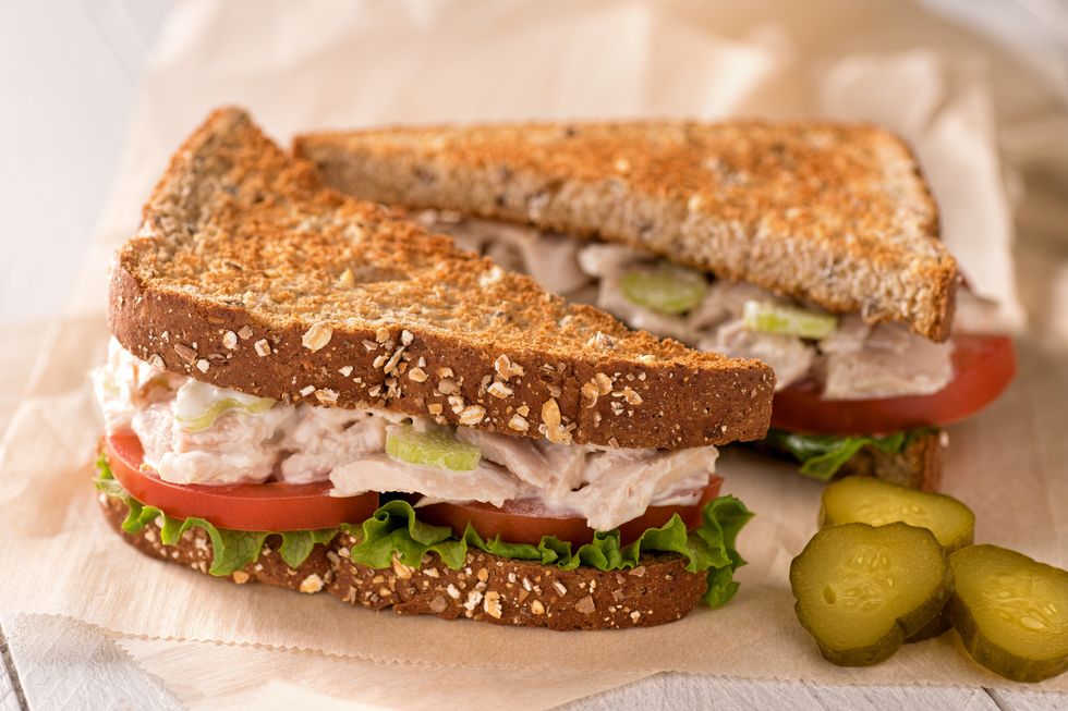 chunky tuna salad sandwich