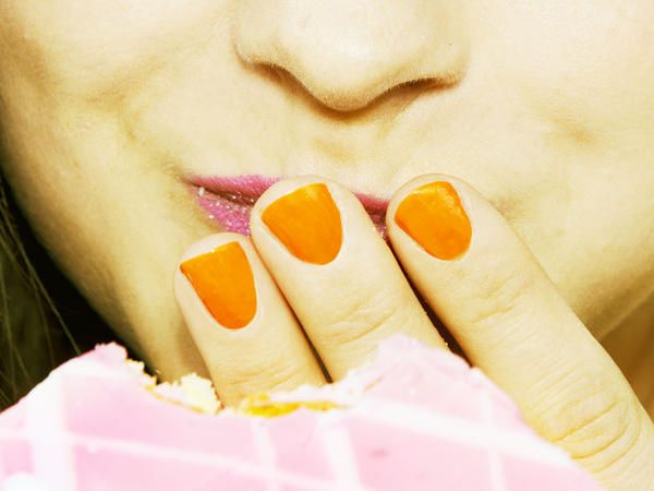 Nail, Skin, Lip, Nail polish, Yellow, Finger, Beauty, Hand, Cosmetics, Nail care, 