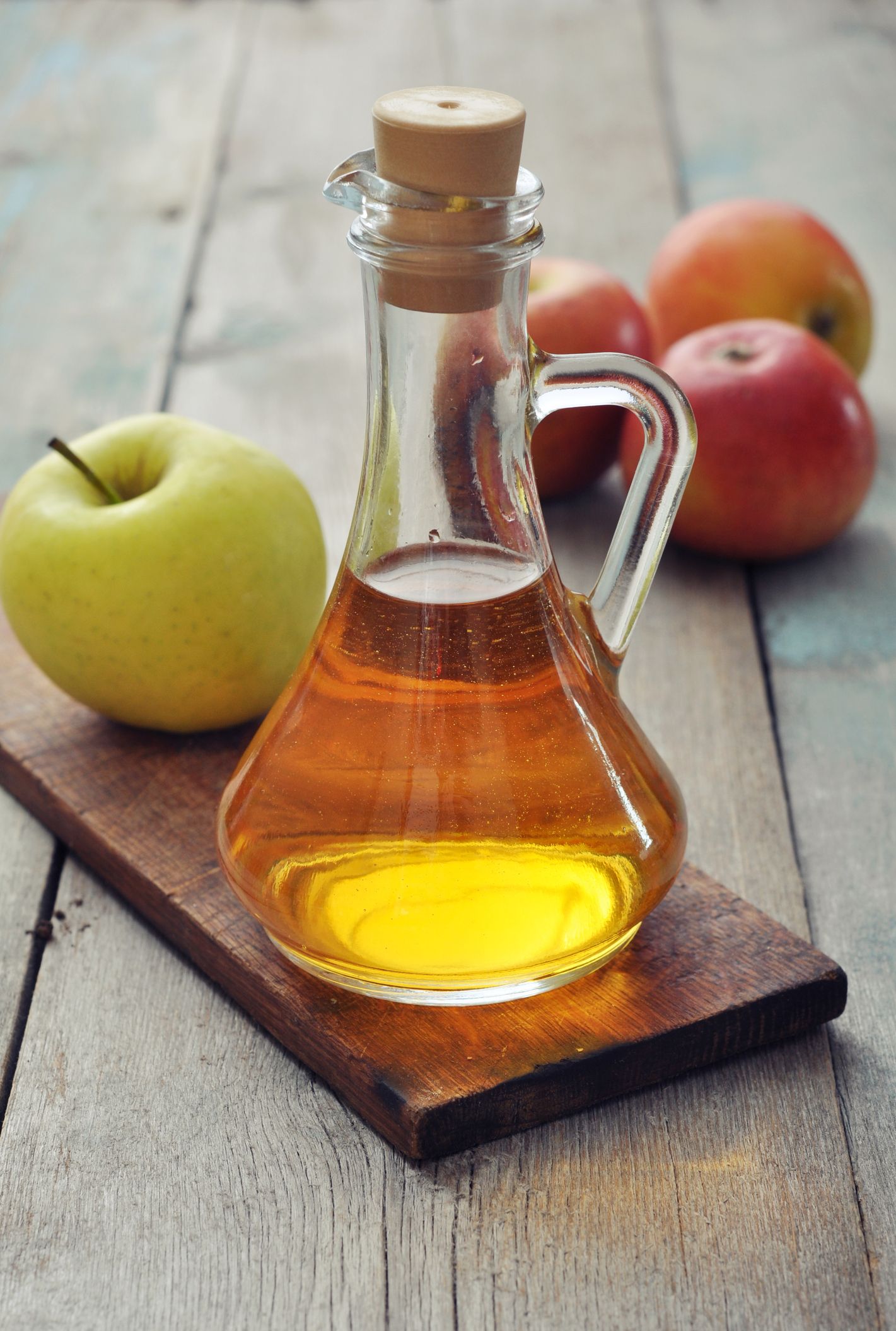 https://hips.hearstapps.com/hmg-prod/images/cider-vinegar-1588105525.jpg