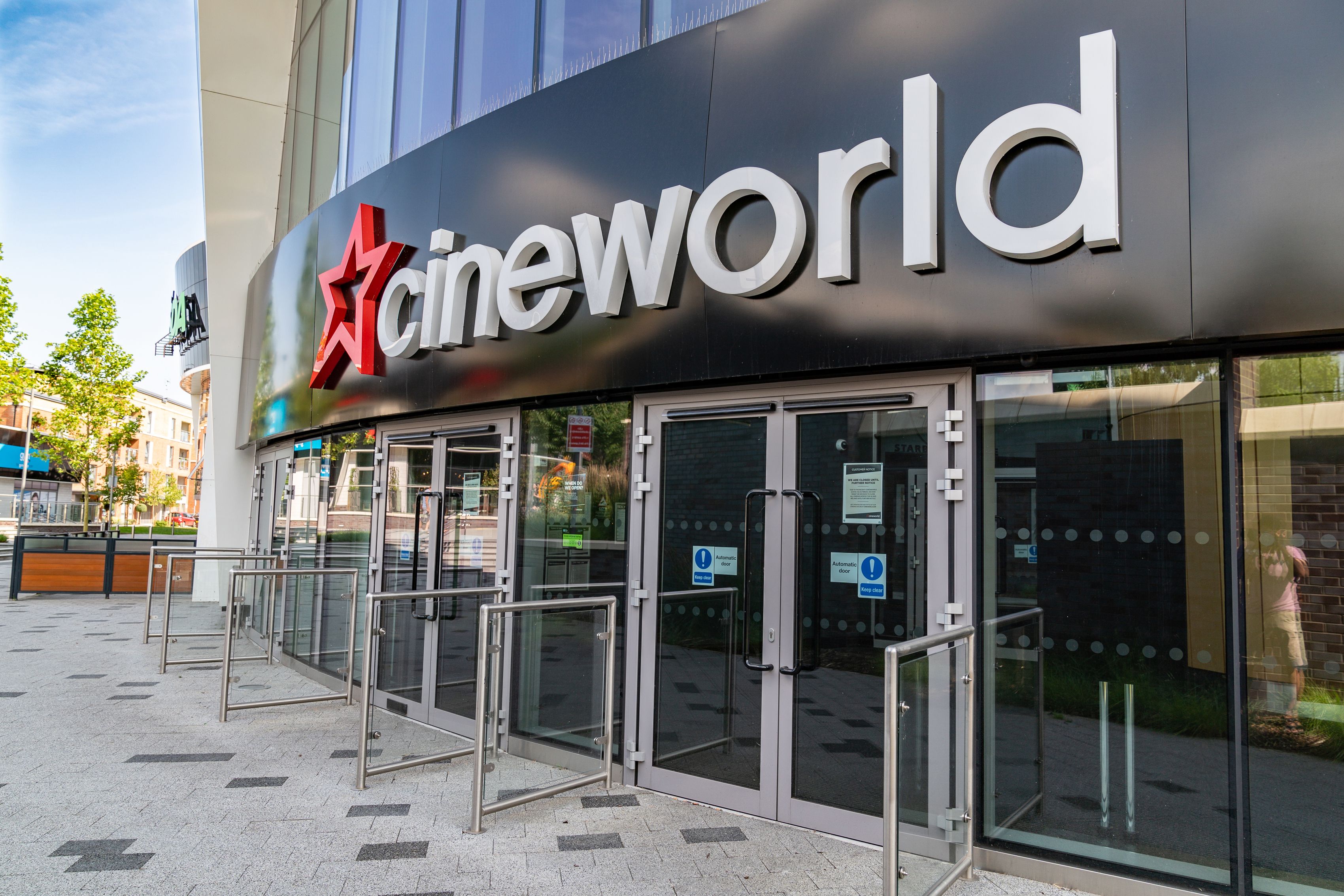 ﻿ Cineworld confirms closing dates for 5 UK cinemas