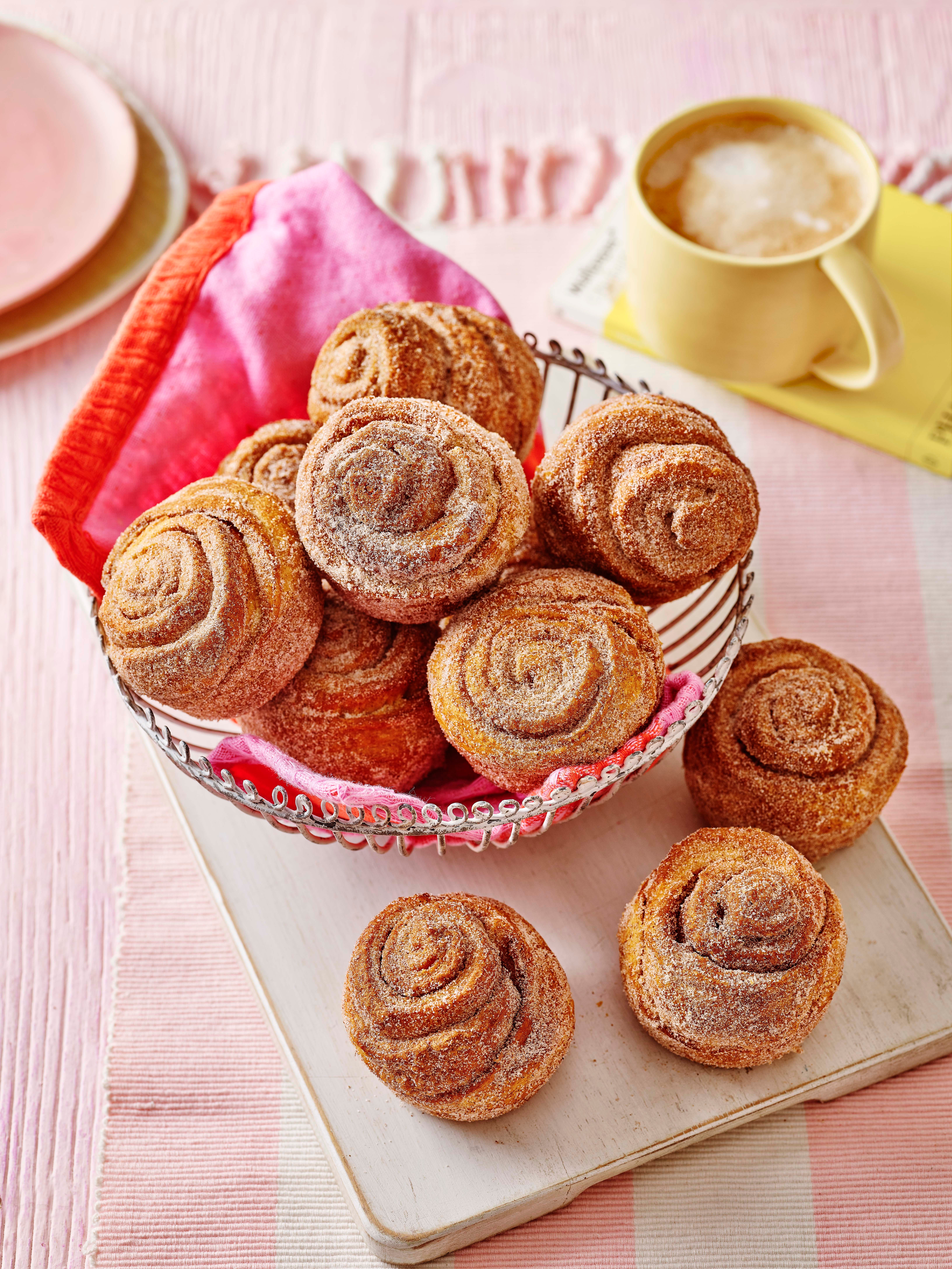 cinnamon cruffins
