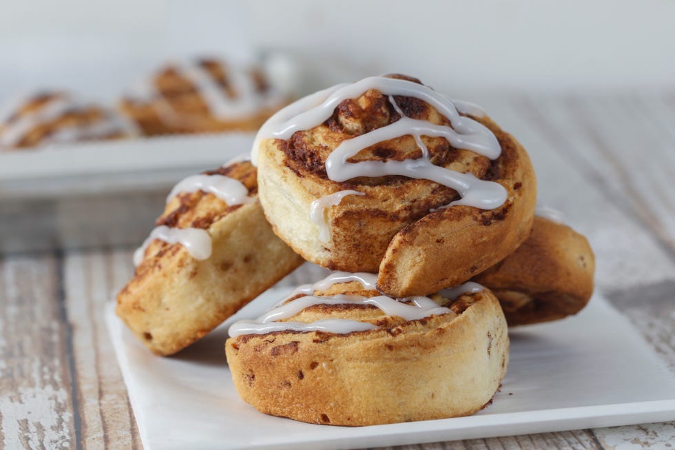 cinnamon rolls with icing