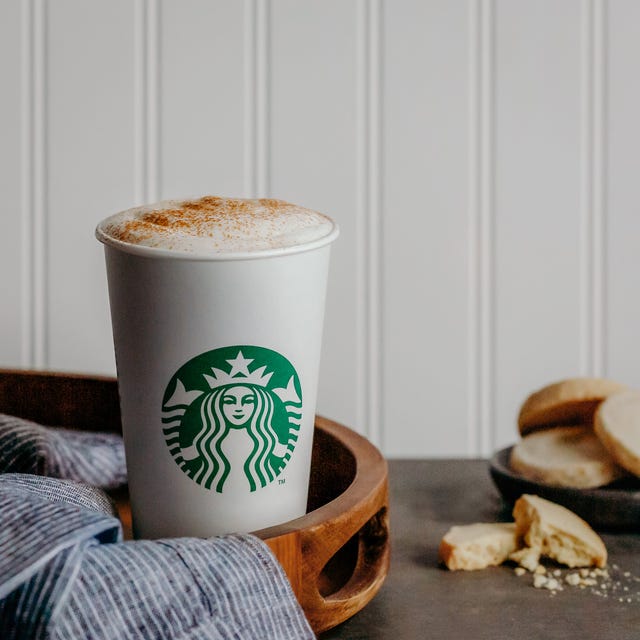 Cup, Drink, Cup, Latte, Coffee cup, Latte macchiato, Food, Caffeine, Café au lait, Non-alcoholic beverage, 