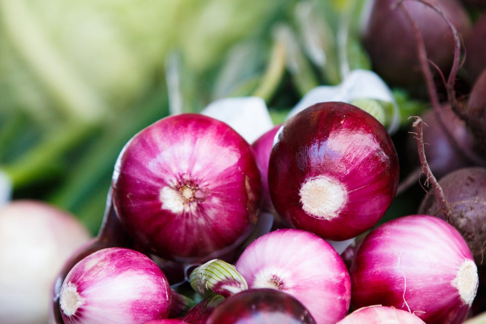 Natural foods, Vegetable, Local food, Food, Red onion, Shallot, Plant, Onion, Superfood, Produce, 