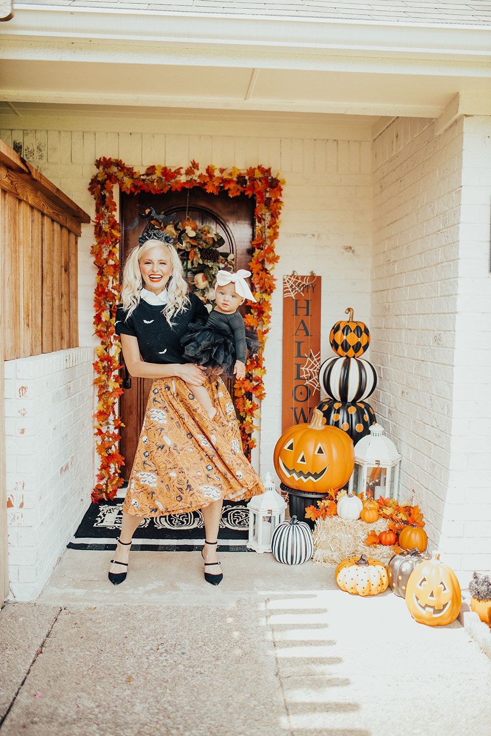 Ultimate Guide to Outdoor Pumpkin Decor: Creative Ideas for Your Fall Aesthetic