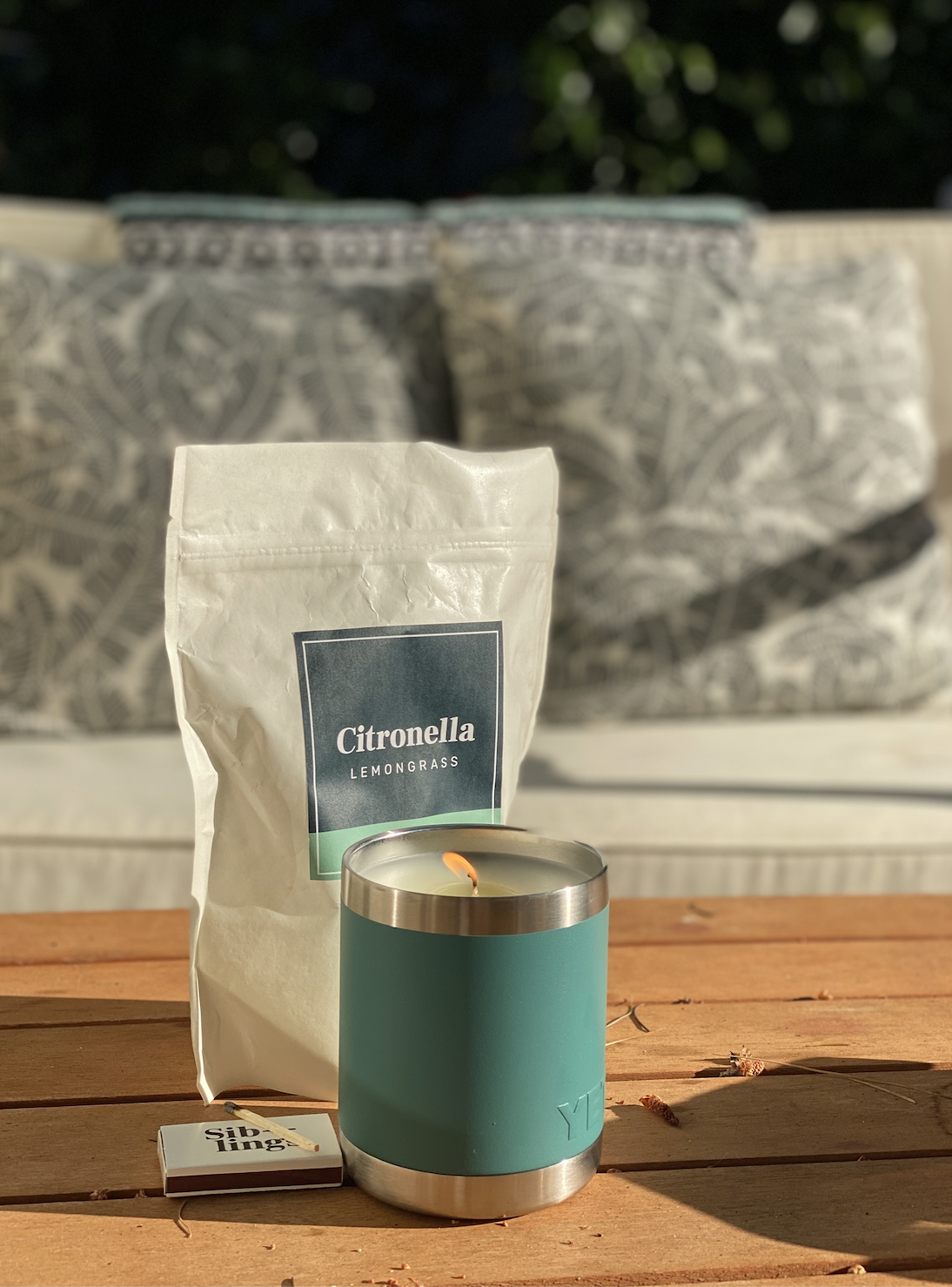 siblings co citronella candle mosquitoes