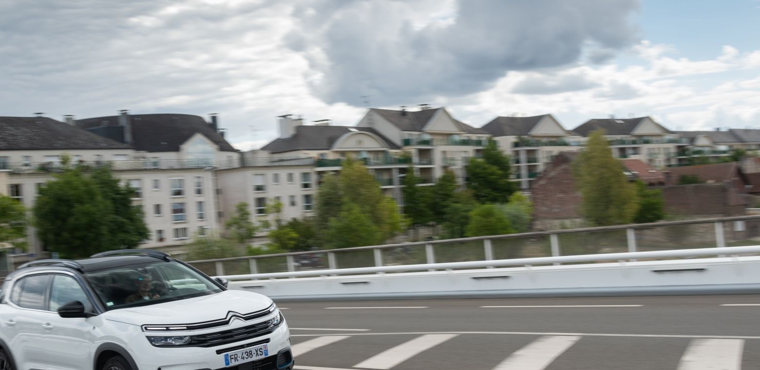 Citroën C5 Aircross Hybrid: motores, equipamiento y precios - Carnovo