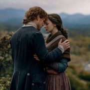 james fraser and claire on the set of outlander