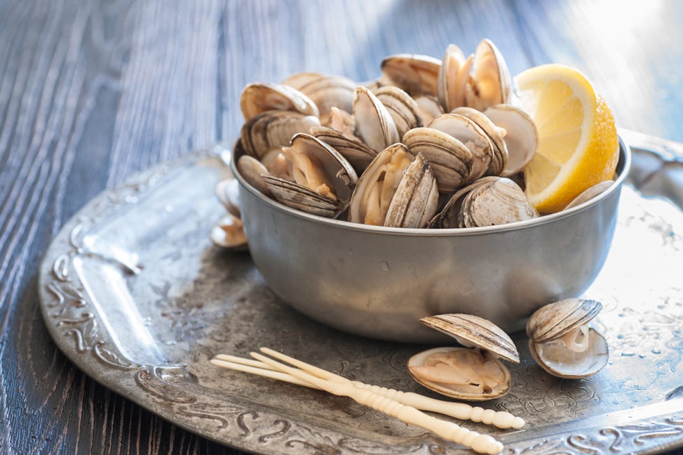 steamed clams with lemon