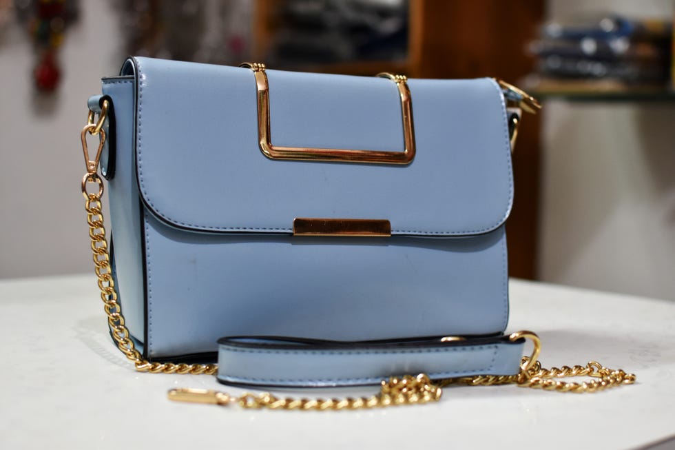classy hand bag with a sleek finished look