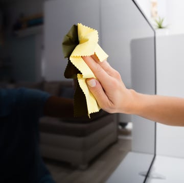 how to clean a tv screen