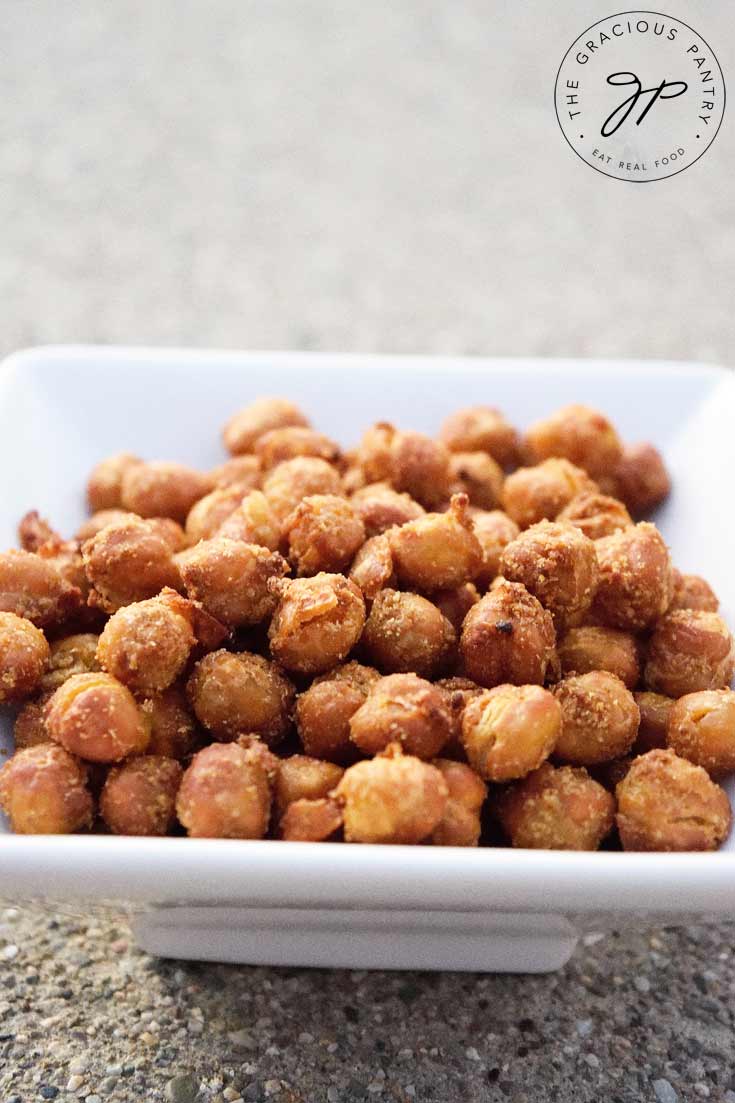 https://hips.hearstapps.com/hmg-prod/images/clean-eating-air-fryer-cumin-roasted-chickpeas-v-1-1545244591.jpg?crop=1xw:0.9995466908431551xh;center,top&resize=980:*