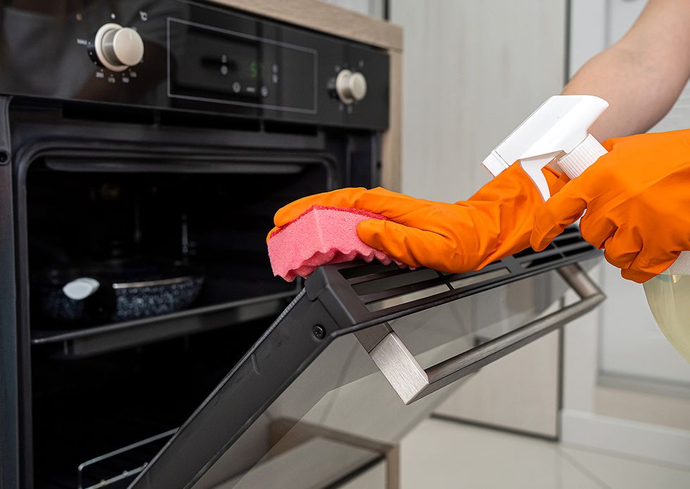 Oven cleaning: Use the 'old hanger' method to 'easily' clean