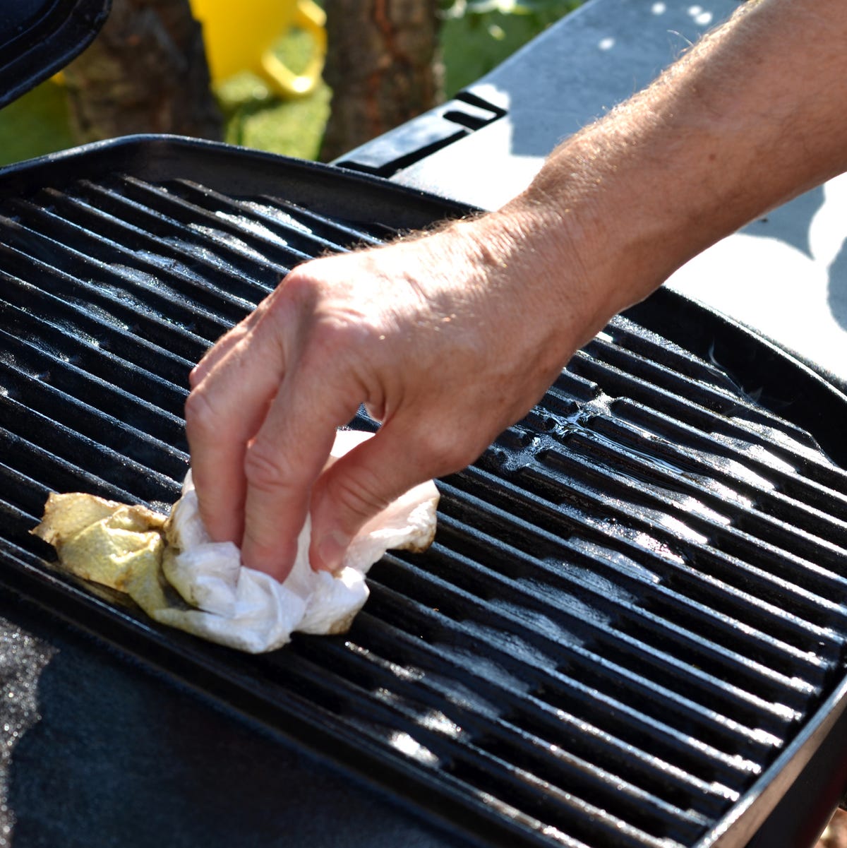 How To Clean a Gas Grill, Start to Finish