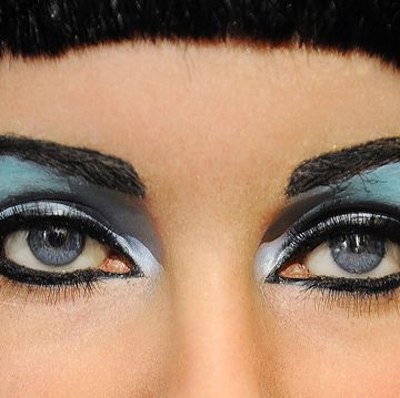 the wax figure of elizabeth taylor, in one of her most famous roles, cleopatra, is seen at madame tussauds in hollywood, california, on march 23, 2011  hollywood legend and violet eyed beauty elizabeth taylor, famed as much for her glamorous but stormy love life as well as her five decade oscar winning film career, died march 23, 2011 at age 79   afp photo  gabriel bouys photo credit should read gabriel bouysafp via getty images