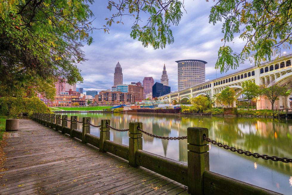 cleveland, ohio, usa downtown skyline towpath half marathon