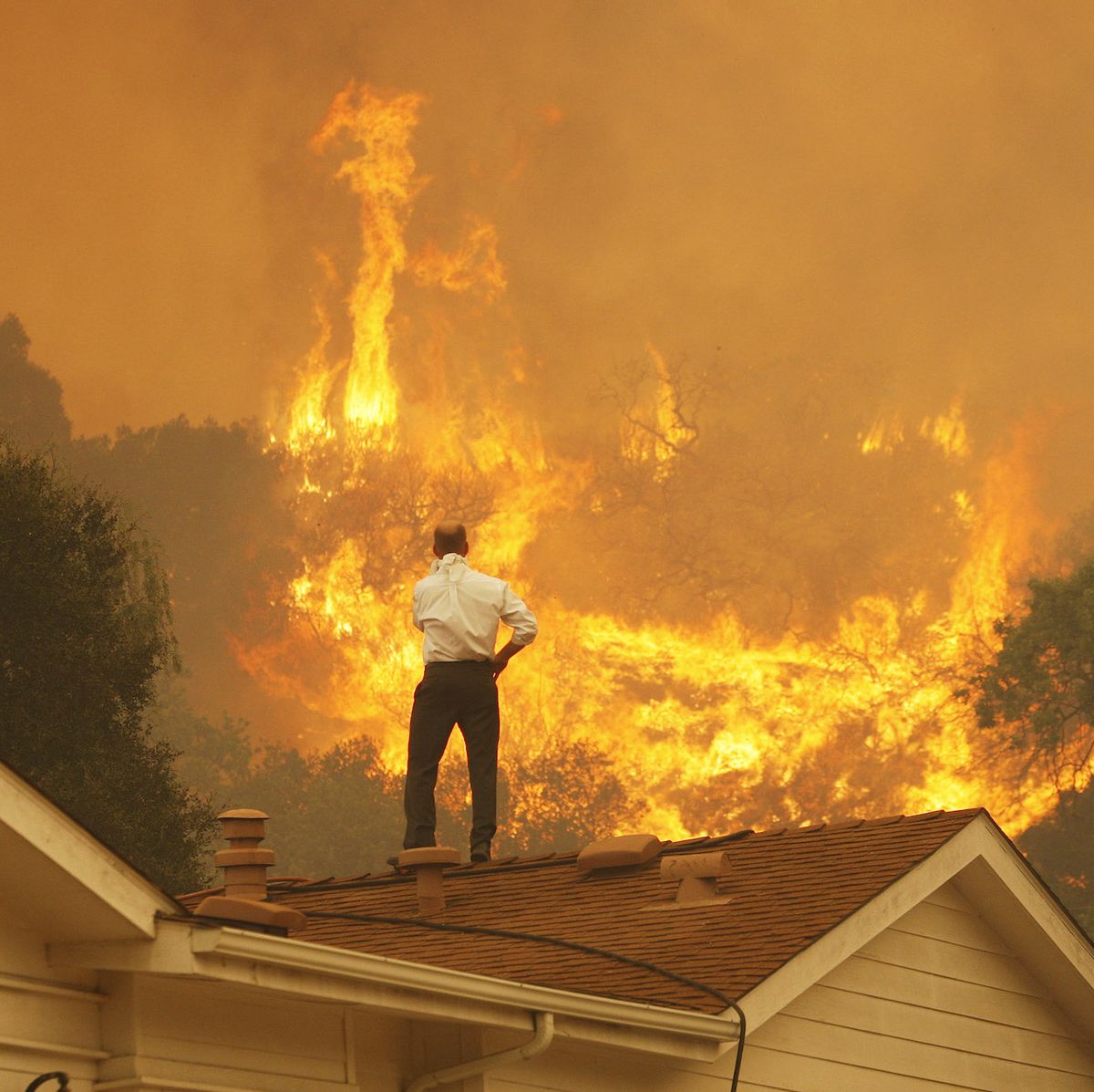 Springs Fire In Southern California Gains Strength, Continues To Threaten Homes