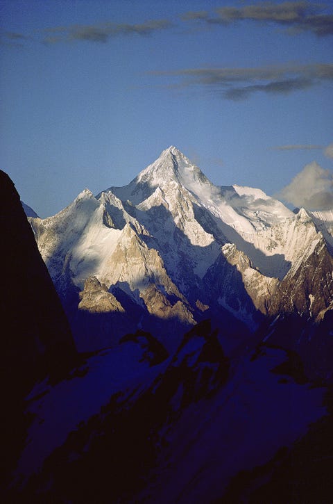 De Poolse alpinist Artur Hajzer een van de overgebleven Ice Warriors uit de jaren 1980 startte het project Polish Winter Himalaya Climbing 20102015 Hij leidde een team van Poolse klimmers Adam Bielecki en Janusz Goab dat de eerste winterbeklimming van Gasherbrum I maakte