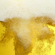 chemistry of beer close up frothy beer bubbles