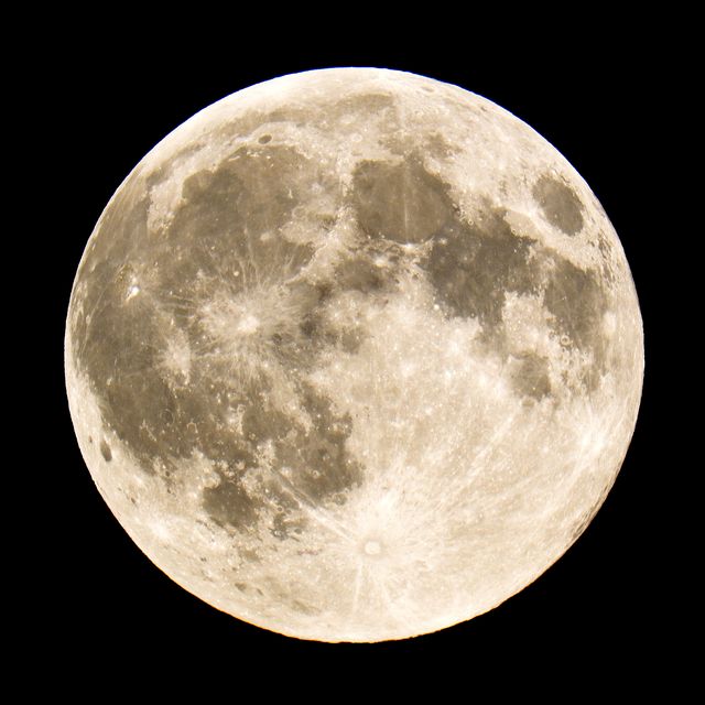 File:Nearly Full Moon.png - Wikimedia Commons