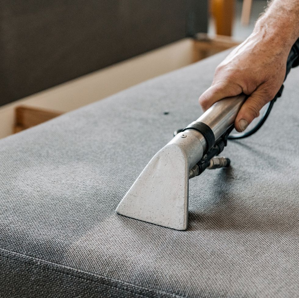 HOW TO CLEAN UPHOLSTERY !!! 