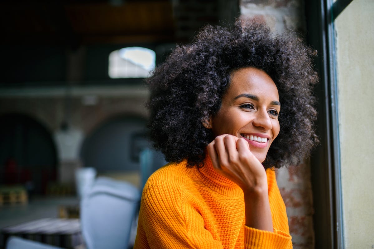 4 ways to stop frizzy hair in winter rain and cold weather