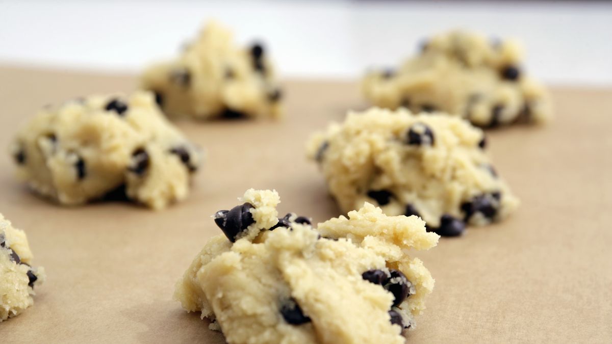 preview for Attention Cookie Dough Lovers! This Edible Dough Is Better Than The Real Thing!
