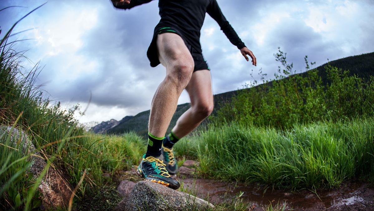 Las botas de montaña de Decathlon con las que tendrás los pies secos en  todo momento, además de agarre y adherencia de alto rendimiento