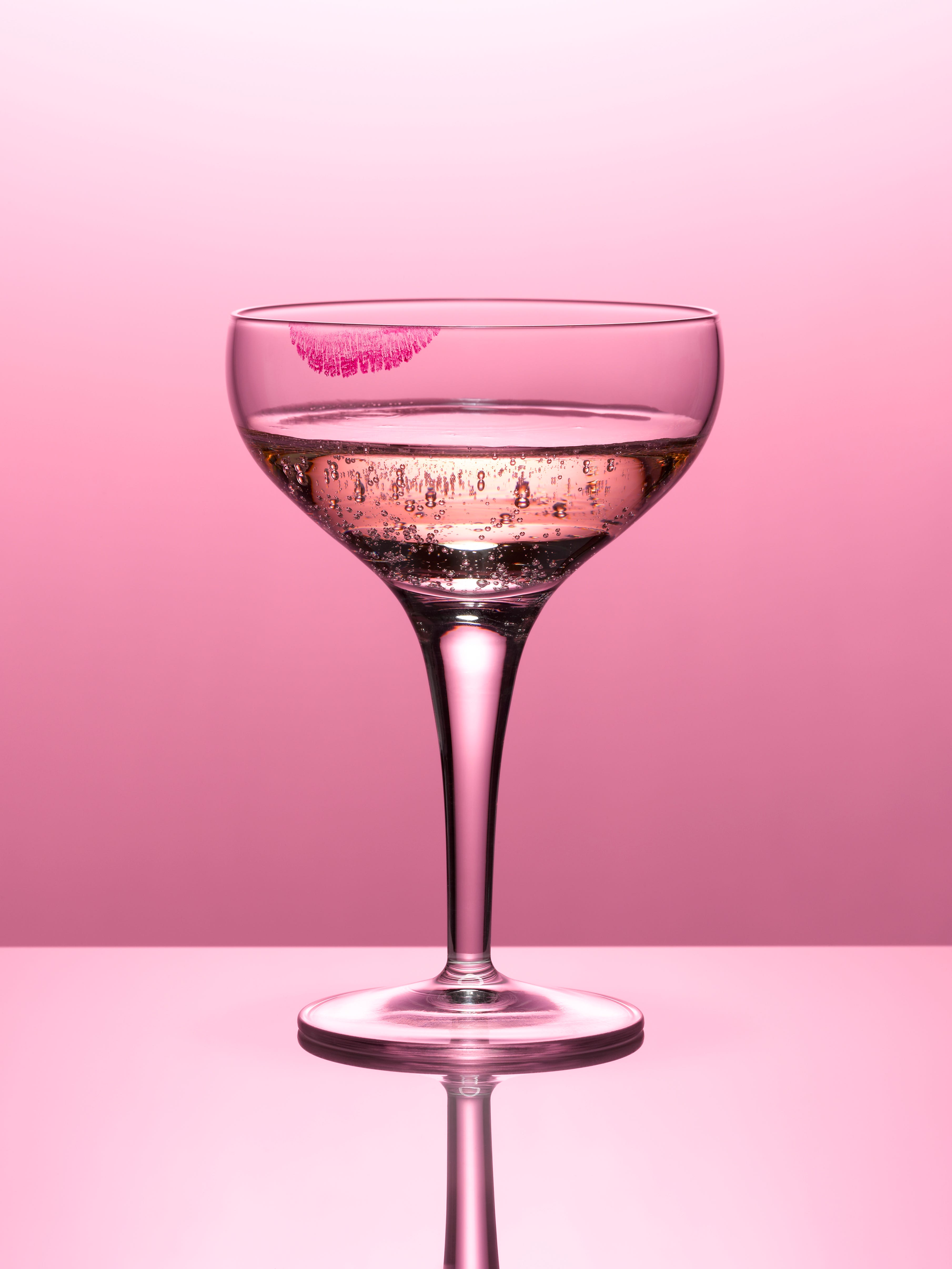 8 foods that cause inflammation   cocktail champagne alcohol