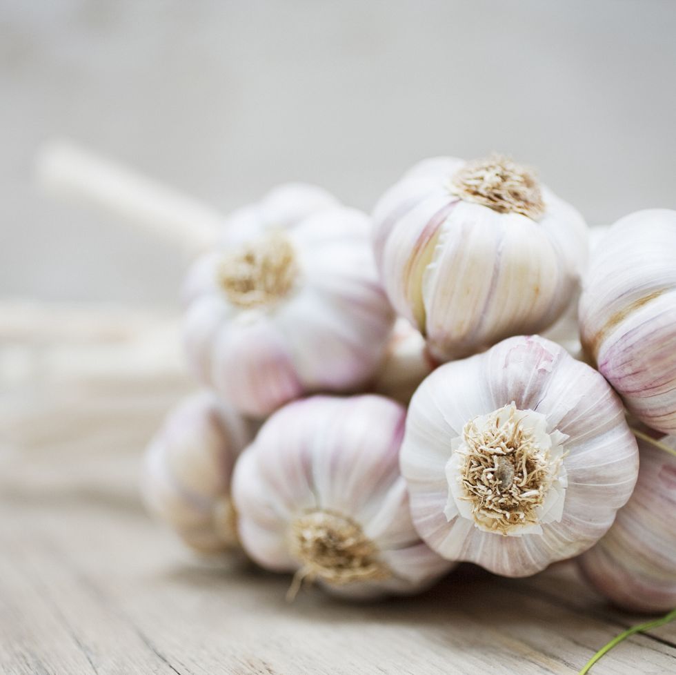 foods that lower high blood pressure garlic