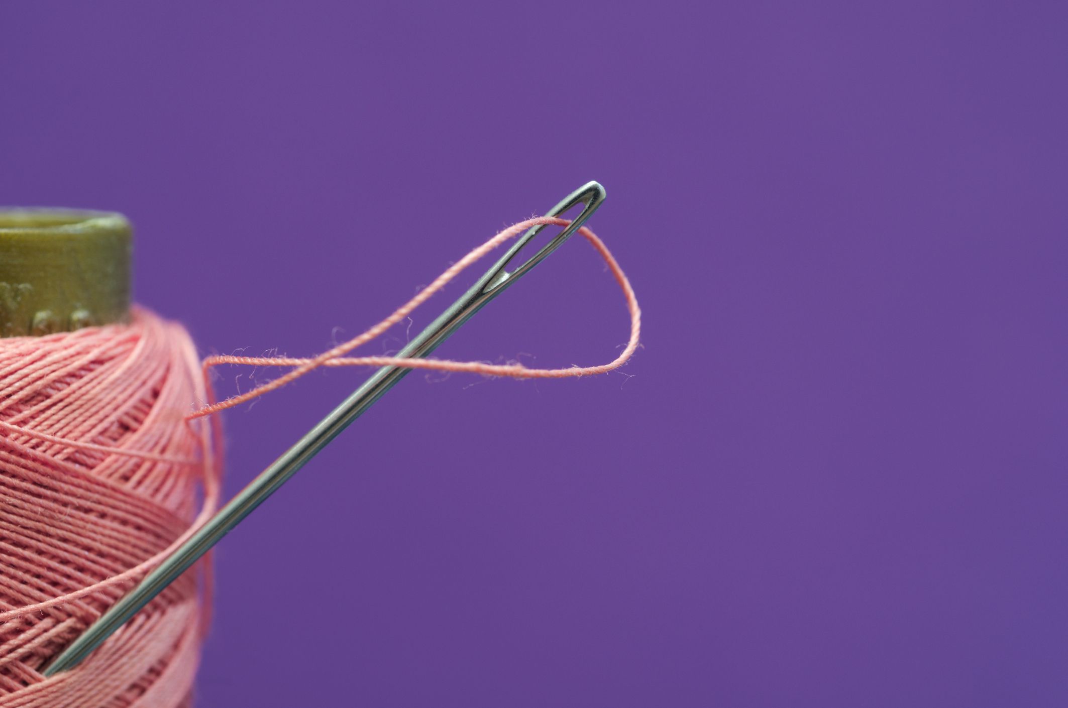 How to do a sew in: Threading needles 