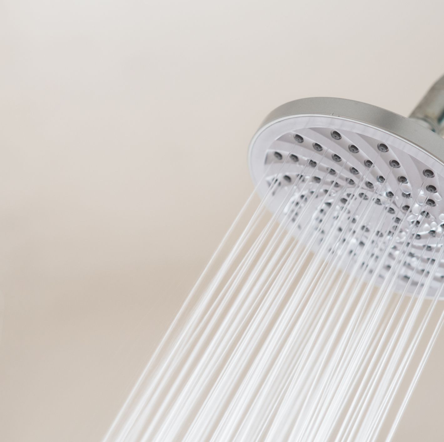 People Who Take Cold Showers Take Fewer Sick Days, Study Finds