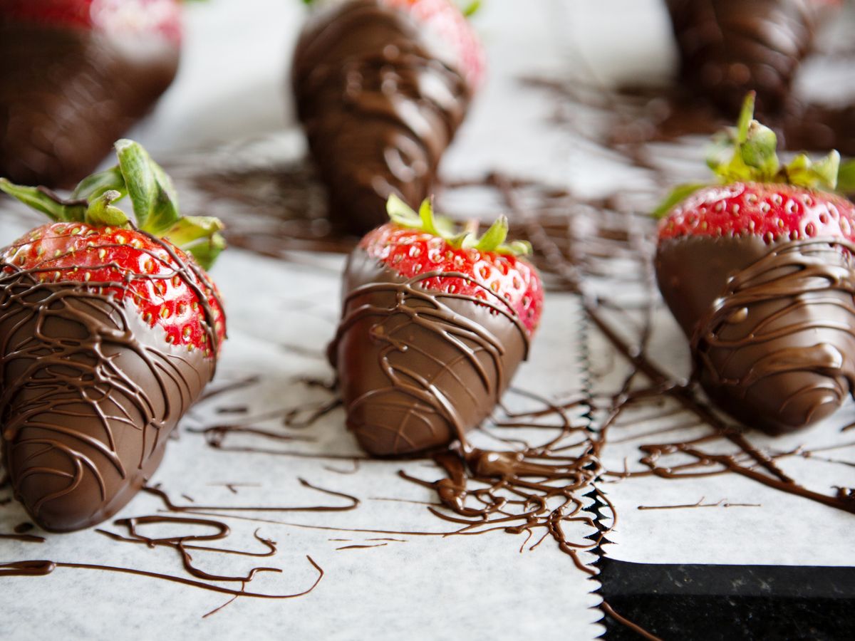 Chocolate Covered Strawberries  Easy Recipe - Fun Cheap or Free