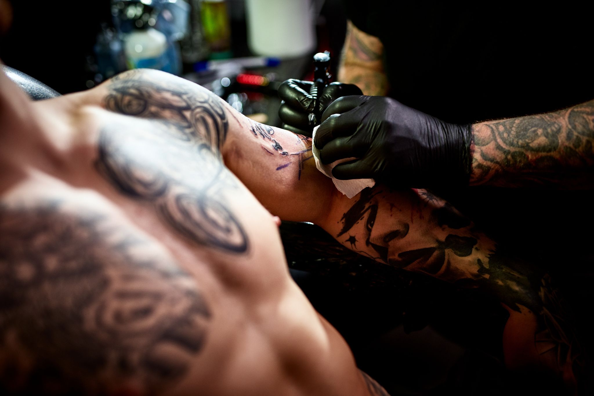 Tatuadores hartos de estos tatuajes, más populares entre hombres