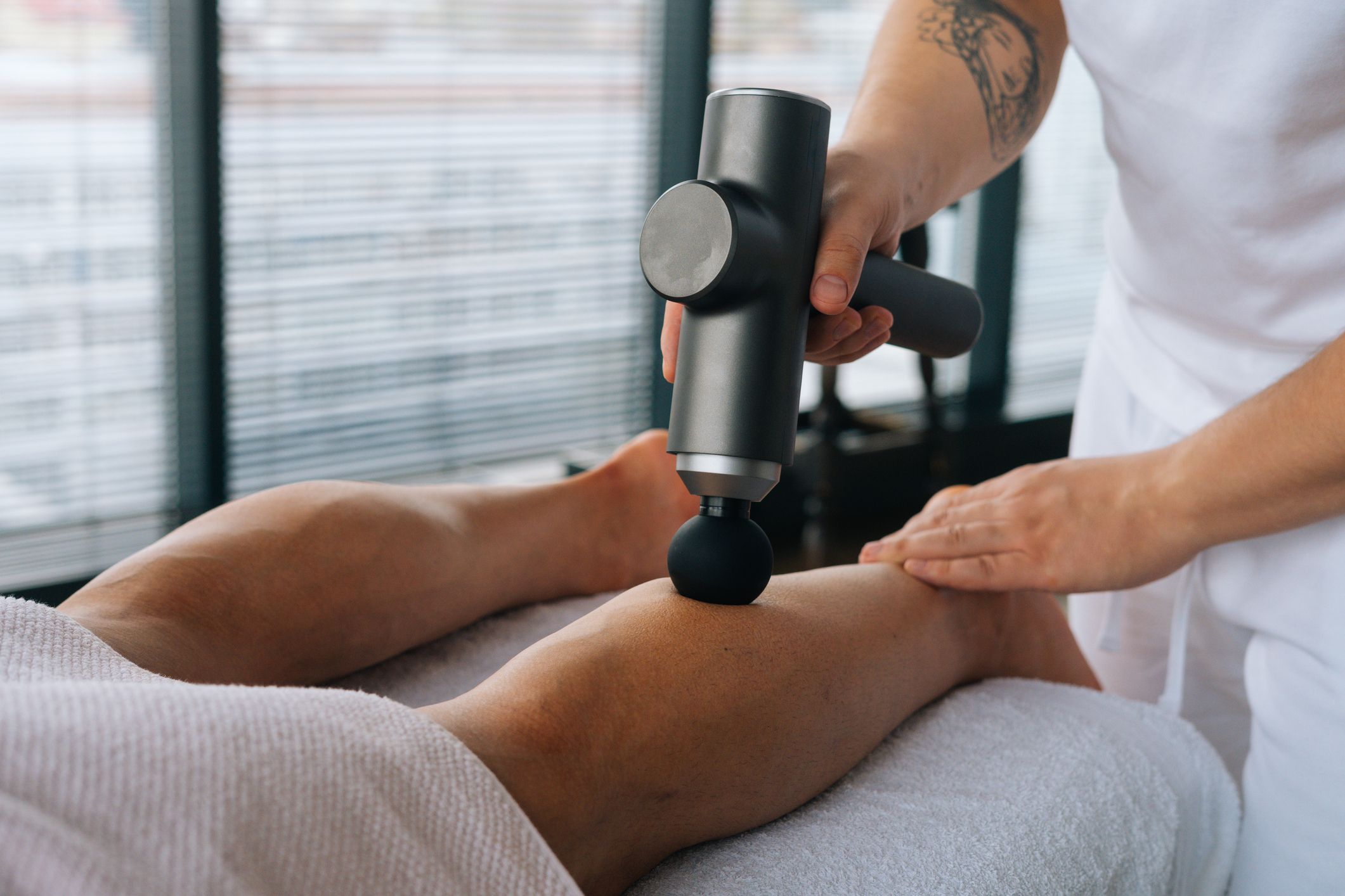 rebaja a 85€ ﻿el masajeador de piernas más top que te aliviará el  dolor muscular después de hacer deporte