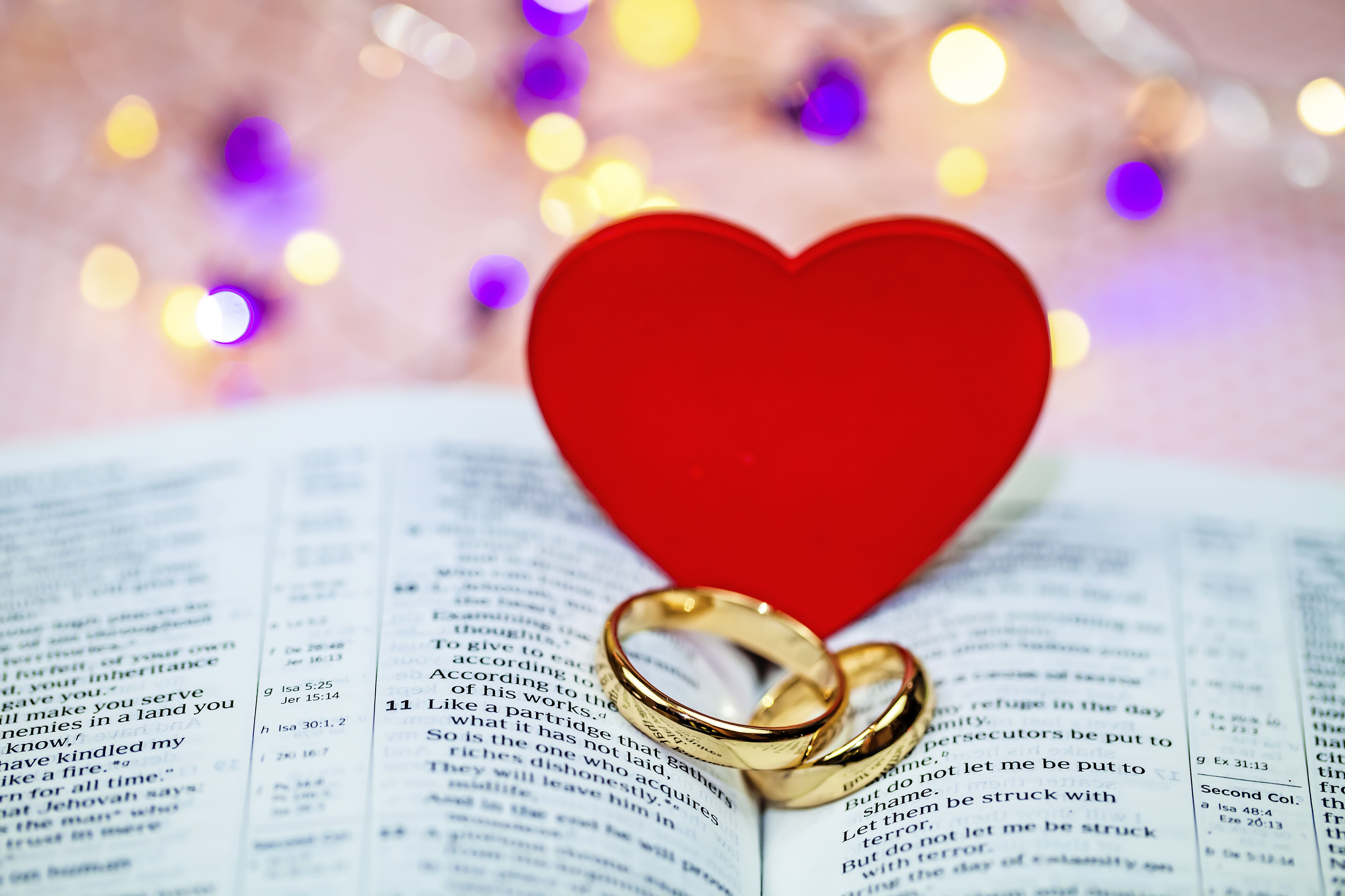 25 Best Bible Verses for Valentine's Day 2024