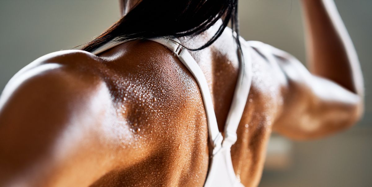 https://hips.hearstapps.com/hmg-prod/images/close-up-of-woman-back-with-flexing-her-muscles-royalty-free-image-1751488385.pjpeg?crop=1.00xw:0.753xh;0,0.0671xh&resize=1200:*
