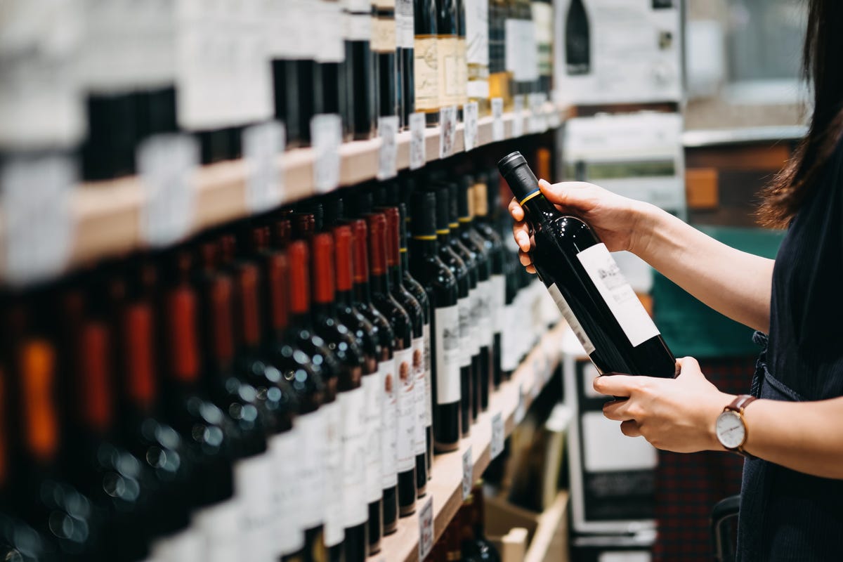 What's the difference between a sommelier and a wine maker