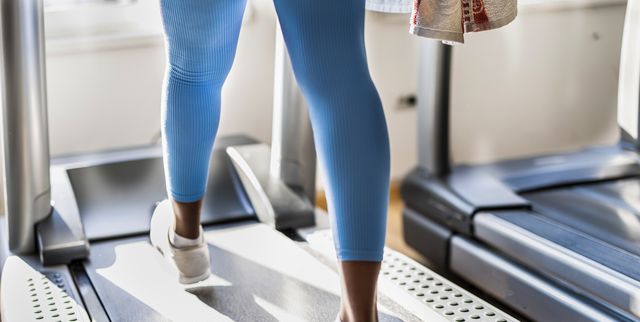 https://hips.hearstapps.com/hmg-prod/images/close-up-view-of-womans-legs-on-a-treadmill-royalty-free-image-1734923040.pjpeg?crop=1.00xw:0.753xh;0,0.247xh&resize=640:*