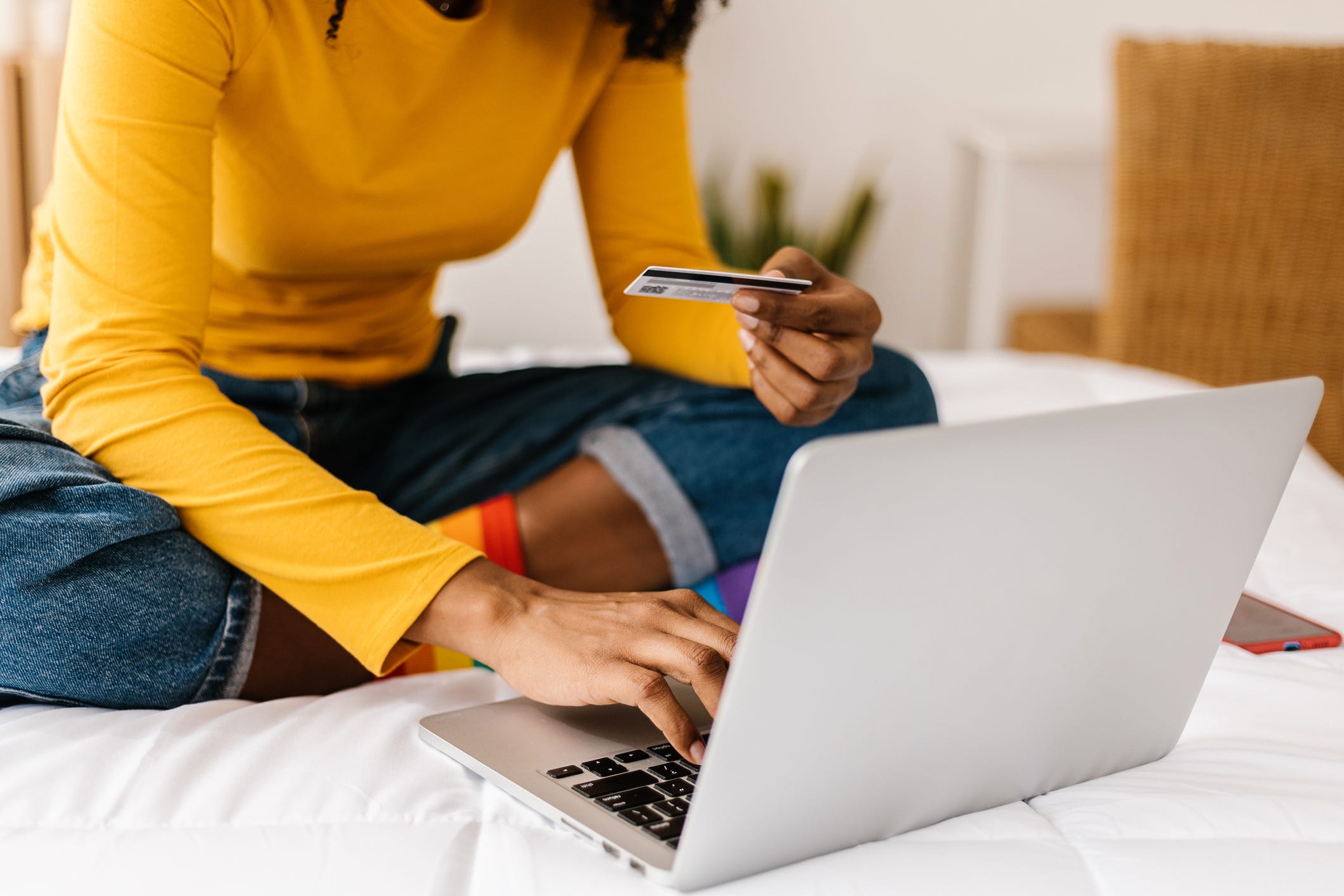 close-up-woman-hands-using-credit-card-to-buy-royalty-free-image-1687816356.jpg?crop=1xw:0.84415xh;center,top