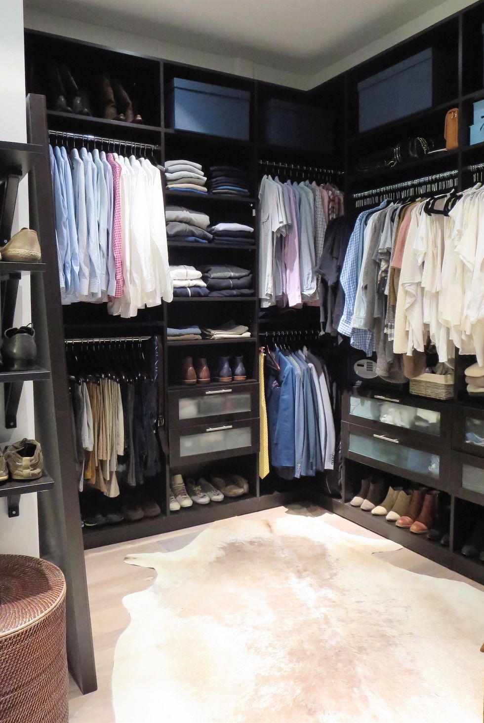 Best Ways To Organize Closets According To Experts