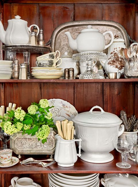 Porcelain, Tableware, Dishware, Serveware, Ceramic, Dinnerware set, Room, Saucer, Tea set, Teacup, 