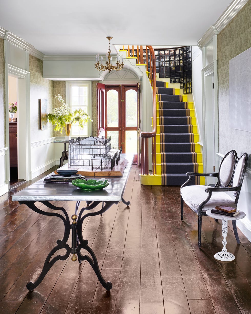 50 Stair Railing Ideas to Dress Up Your Entryway