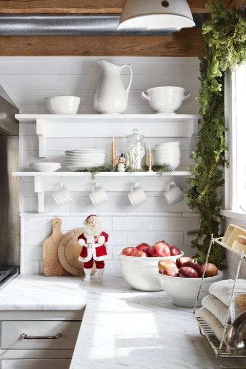 White Flower Farmhouse - Christmas Decorating Ideas