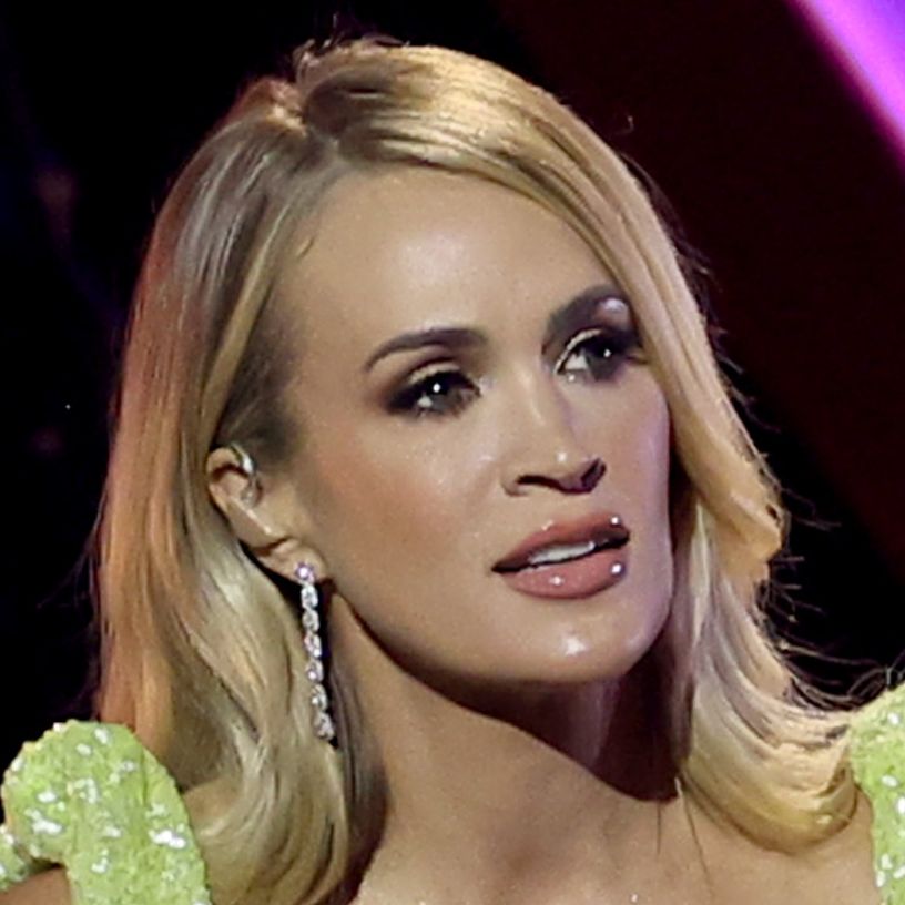 Carrie Underwood Fans Are Fuming Over Heartbreaking Entertainer of the Year Loss